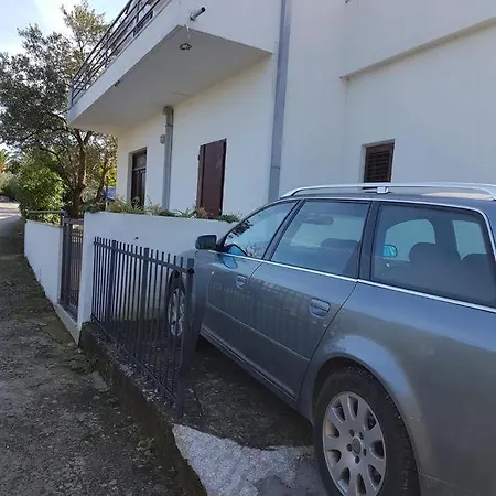 Apartment Arbanija 4320b